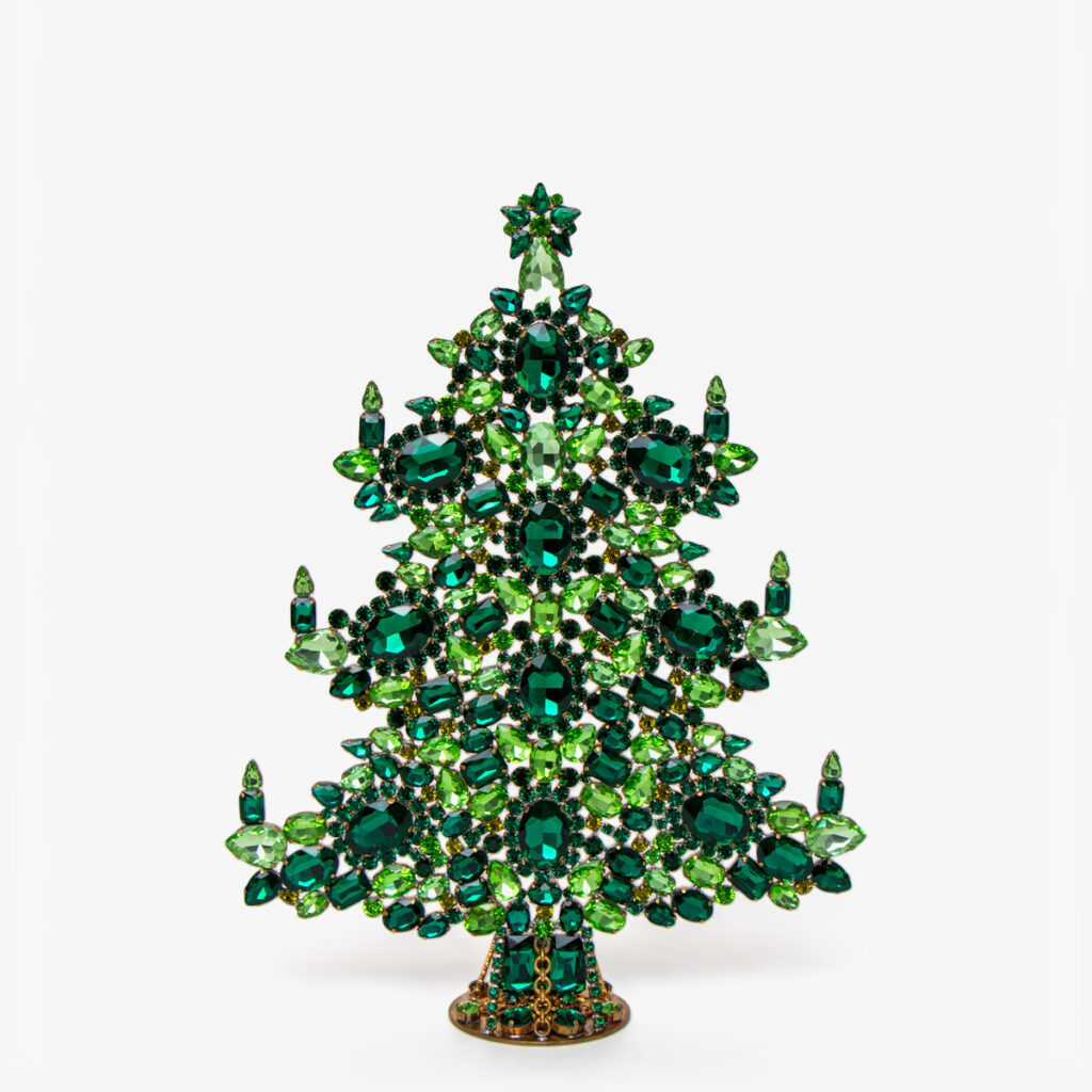 winter christmas tree green 61707 1